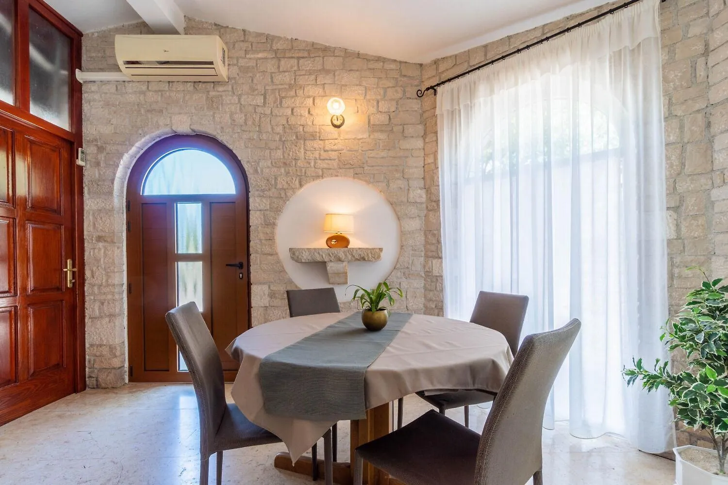 Apartments Mimi Krnica